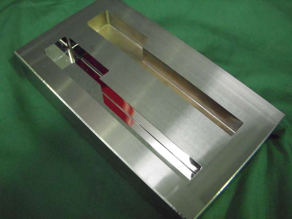 Rãnh khuôn mài bóng, xi mạ crom