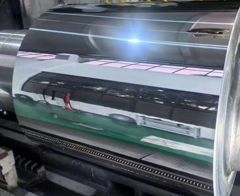 Mai Sieu tinh bong guong truc can mang nhua thuylucsaigon