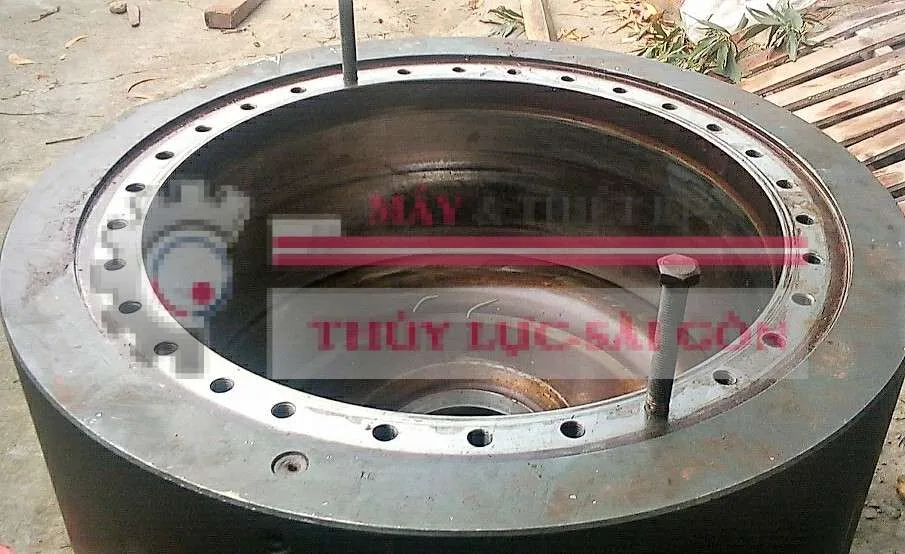 Honing nòng xi lanh thủy lực máy ép gạch hoa đạt H7
