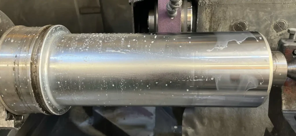 Sửa Chữa & Phục Hồi Trục Vít Máy Nén Khí Trục Vít Tại Thủy Lực Sài Gòn – Uy Tín #1 TP.HCM 6 Mài tròn CNC chống tâm trục vít máy nén khí.