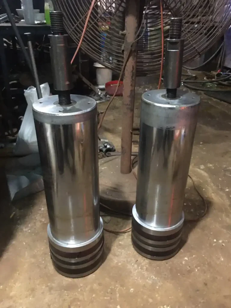 Ty ben thủy lực máy chấn Amada phủ crom cứng Ø63 mm tại Thủy Lực Sài Gòn – Độ cứng 65 HRC, dung sai h7, chống mài mòn, gia công chính xác