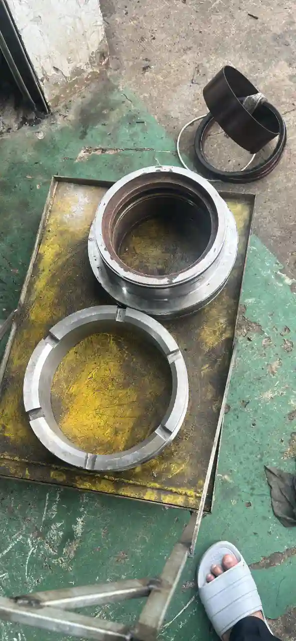 Chế tạo mới nắp chặn xi lanh thủy lực Ø270-380mm dày 150mm bằng CNC tại Thủy Lực Sài Gòn