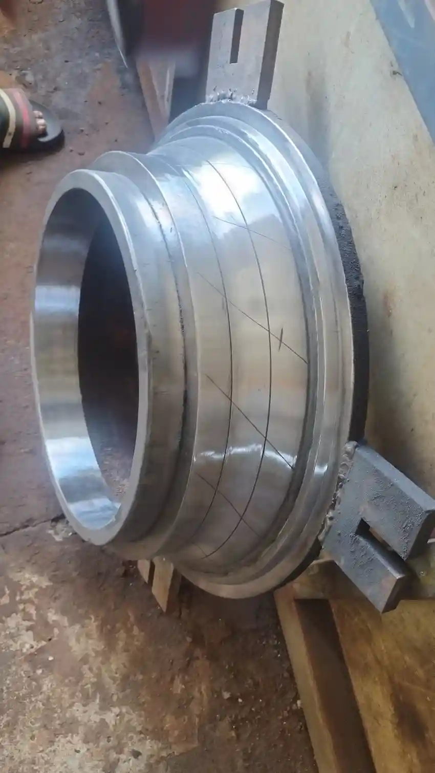 Mạ Crom 2026: Hướng Dẫn Toàn Diện Từ Thủy Lực Sài Gòn 8 Khuôn lốp xe ô tô hoàn thiện xi mạ crom cứng — Thủy Lực Sài Gòn