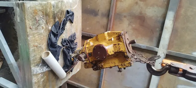 Ráp hoàn thiện bơm thủy lực máy đào Caterpillar CAT E70B sau sửa chữa đại tu