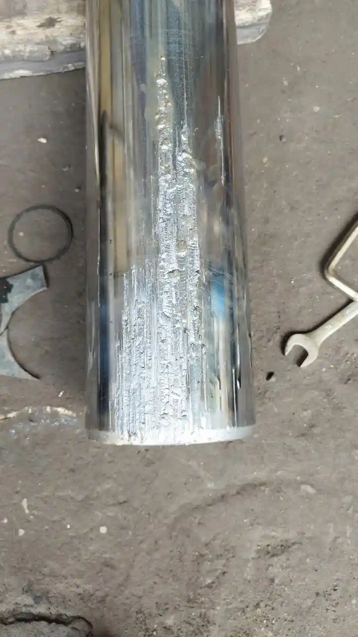 Các phương án xi mạ ty ben thủy lực hiện đại 2025. 4 Ty thủy lực Ø220mm dài 1550mm Công Ty HTK bị trầy xước nặng cần xi mạ crom cứng phục hồi