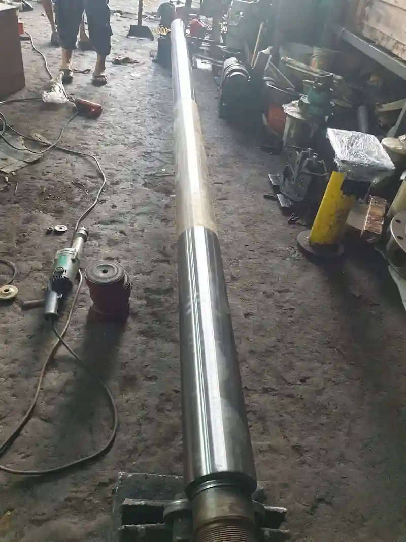 Các phương án xi mạ ty ben thủy lực hiện đại 2025. 32 Xi mạ crom cứng ty ben thủy lực Ø180mm dài 9,5m tại bể mạ Thủy Lực Sài Gòn