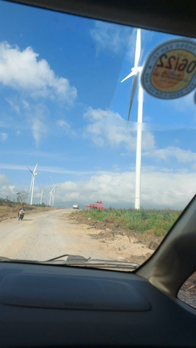 Cánh đồng điện gió Yang Trung 145MW tại Kông Chro, Gia Lai trên đường vào công trường