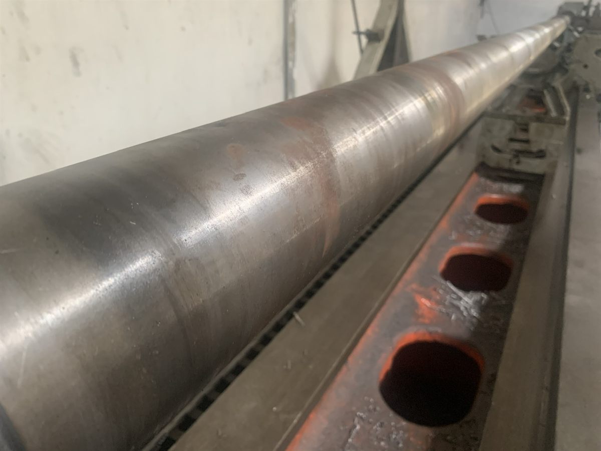 Gia công trục cần xi lanh thủy lực D110 dài 9.5m xuất khẩu Nhật Bản trên máy tiện hạng nặng