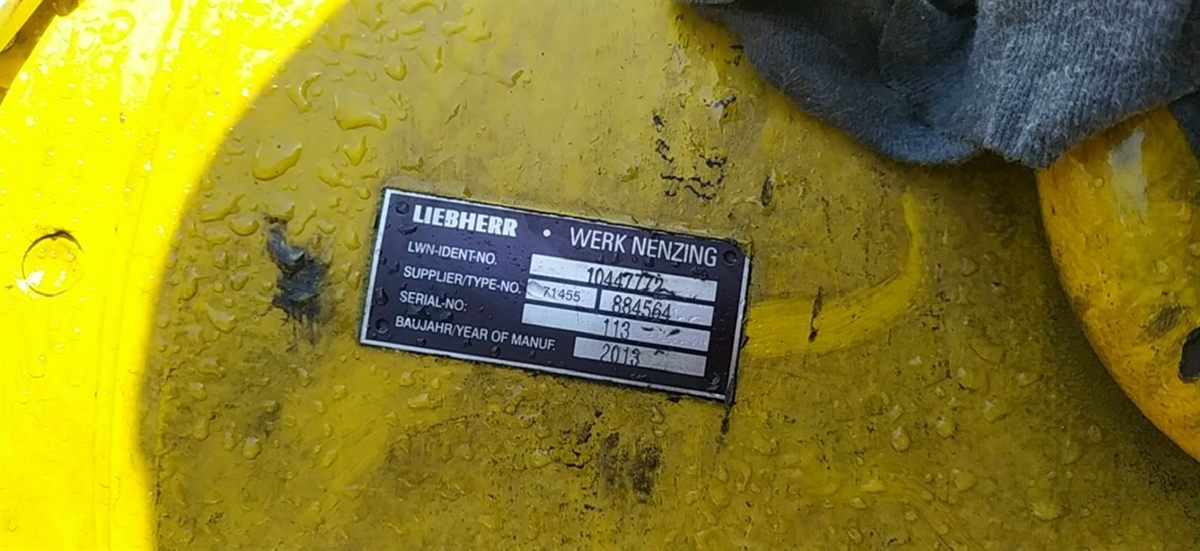Sửa chữa xi lanh thủy lực cụm cần cẩu cảng biển Liebherr tại xưởng Thủy Lực Sài Gòn